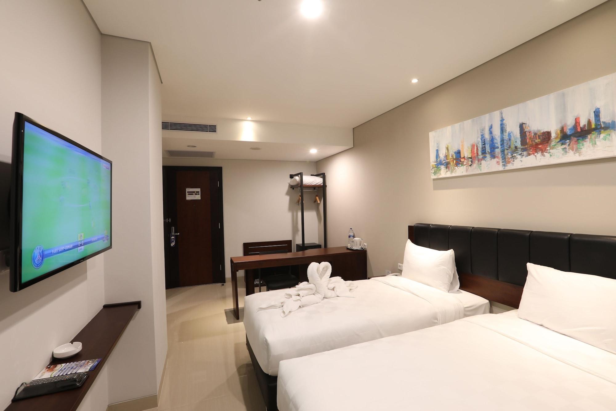 Primebiz Hotel Surabaya Exterior photo