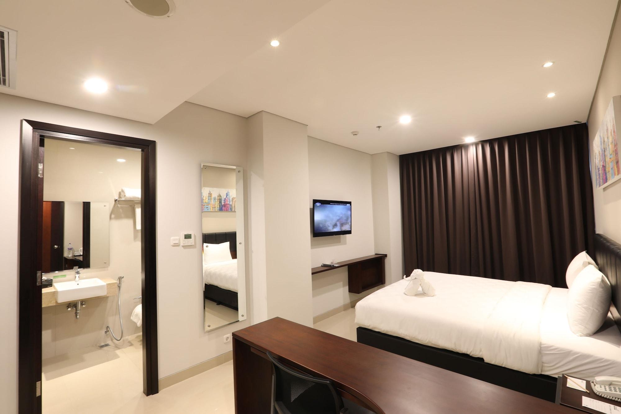 Primebiz Hotel Surabaya Exterior photo