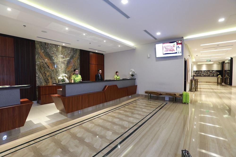 Primebiz Hotel Surabaya Exterior photo