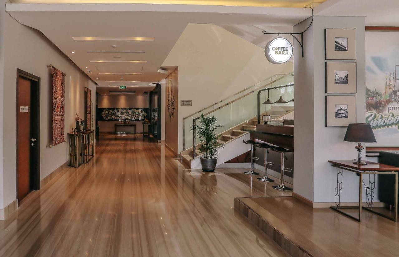 Primebiz Hotel Surabaya Exterior photo